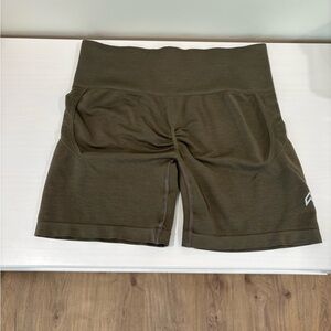 EFFORTLESSLIFT™ SEAMLESS SHORTS WITH WHITE LOGO